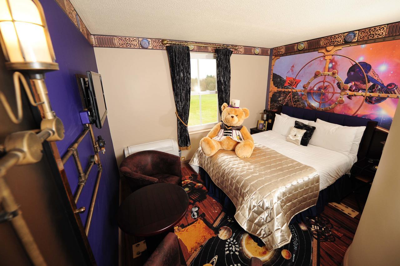Alton Towers Resort Biddulph  Buitenkant foto
