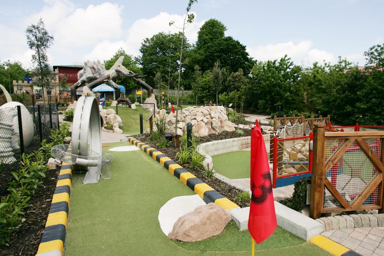 Alton Towers Resort Biddulph  Buitenkant foto