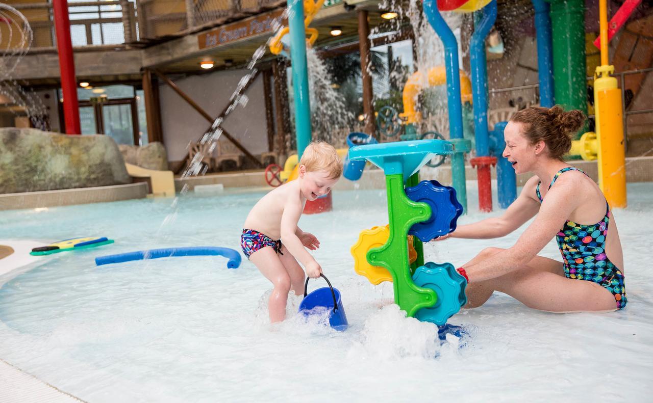 Alton Towers Resort Biddulph  Buitenkant foto